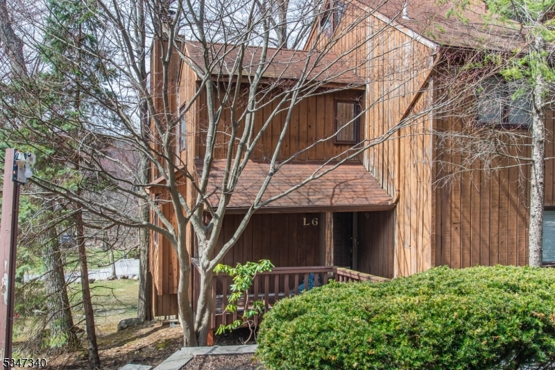 4 Village Way 6  Vernon Twp. NJ 07462 photo