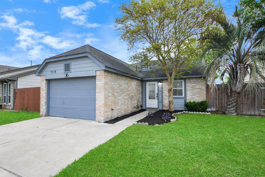 Property Photo: 7114 Goldendale Court TX 77433