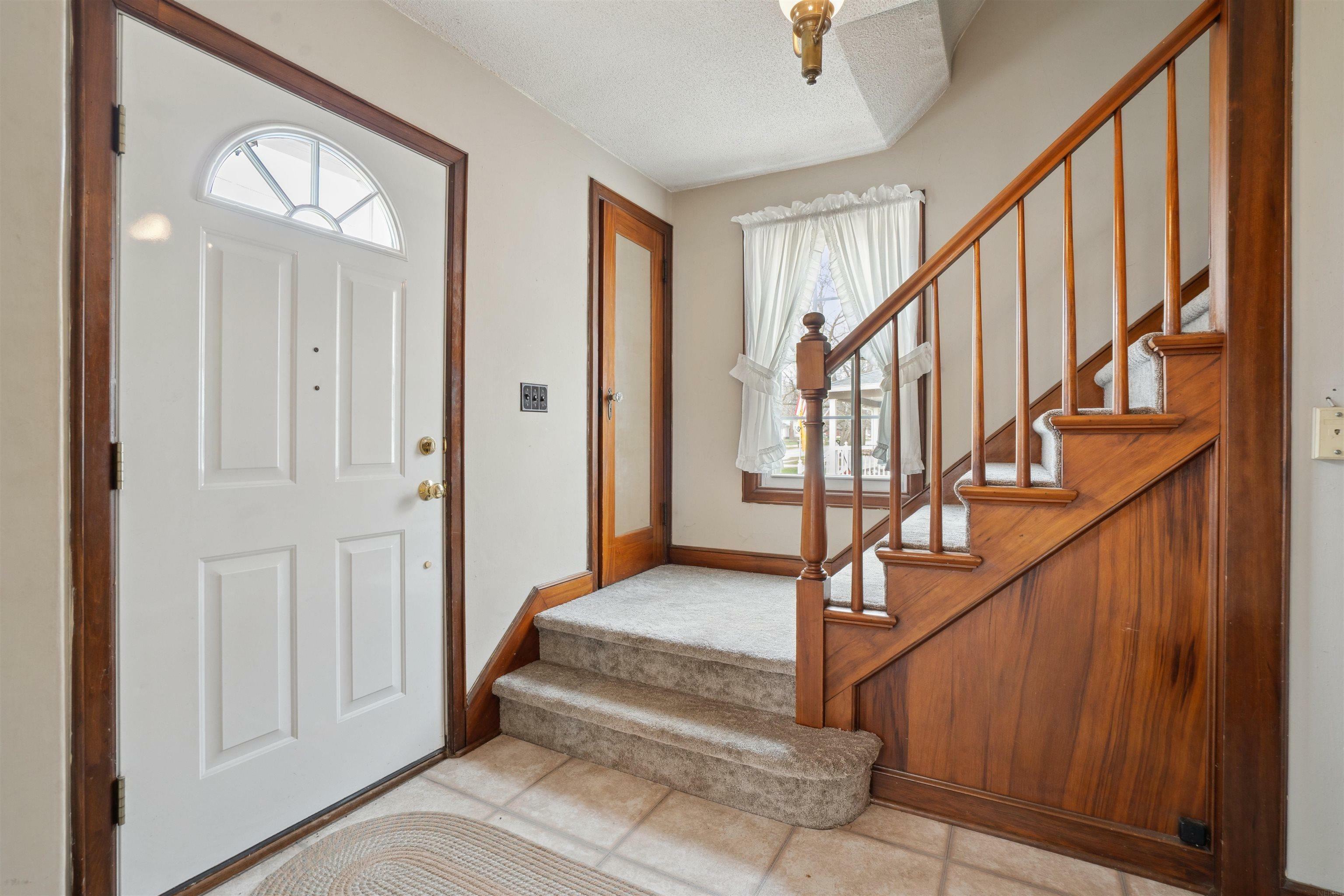 Property Photo:  418 Commercial Street  IA 52076 