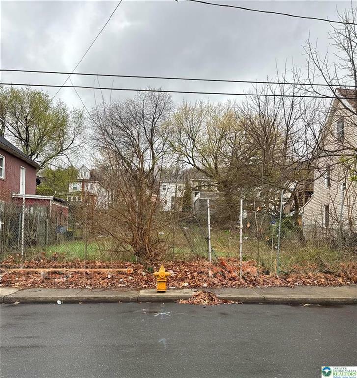 Property Photo:  1454 East 5th Street  PA 18020 