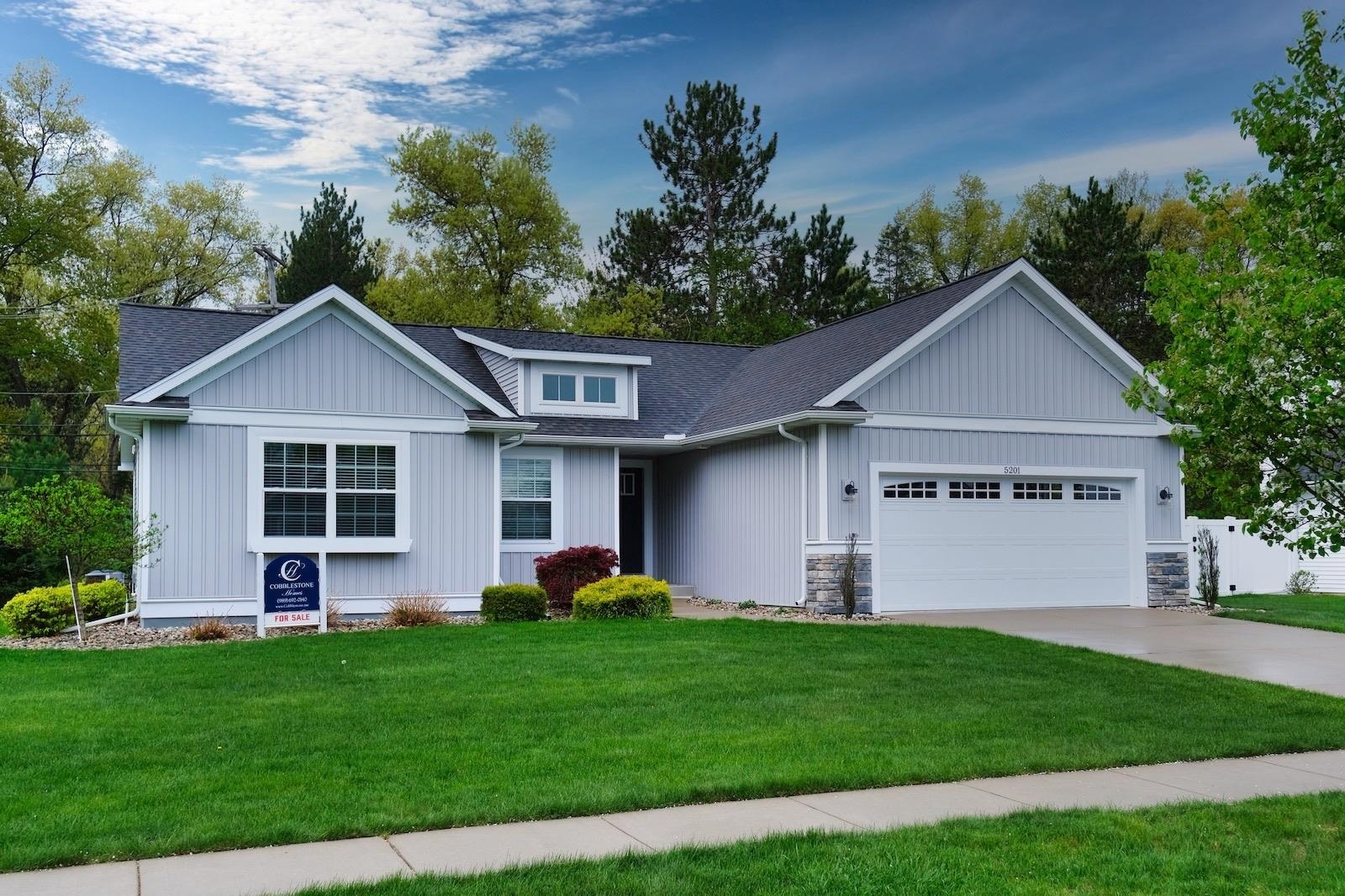 Property Photo: 5201 Hawks Nest MI 48642