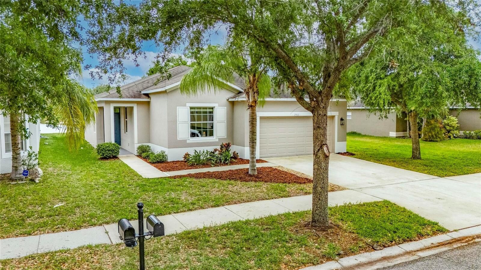 Property Photo:  7511 Turtle View Drive  FL 33573 