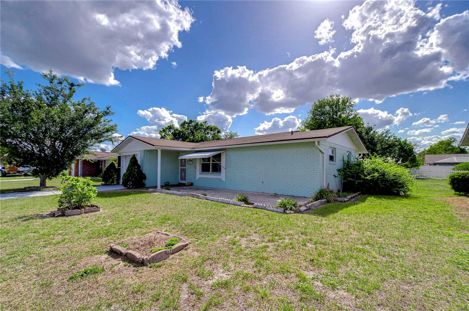 Property Photo: 6143 19th Street FL 33542