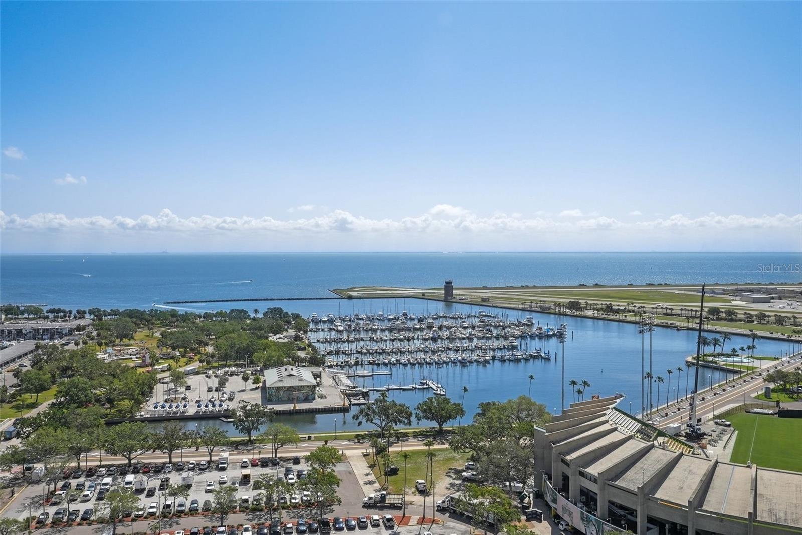 Property Photo: 175 1st Street S 2005 FL 33701
