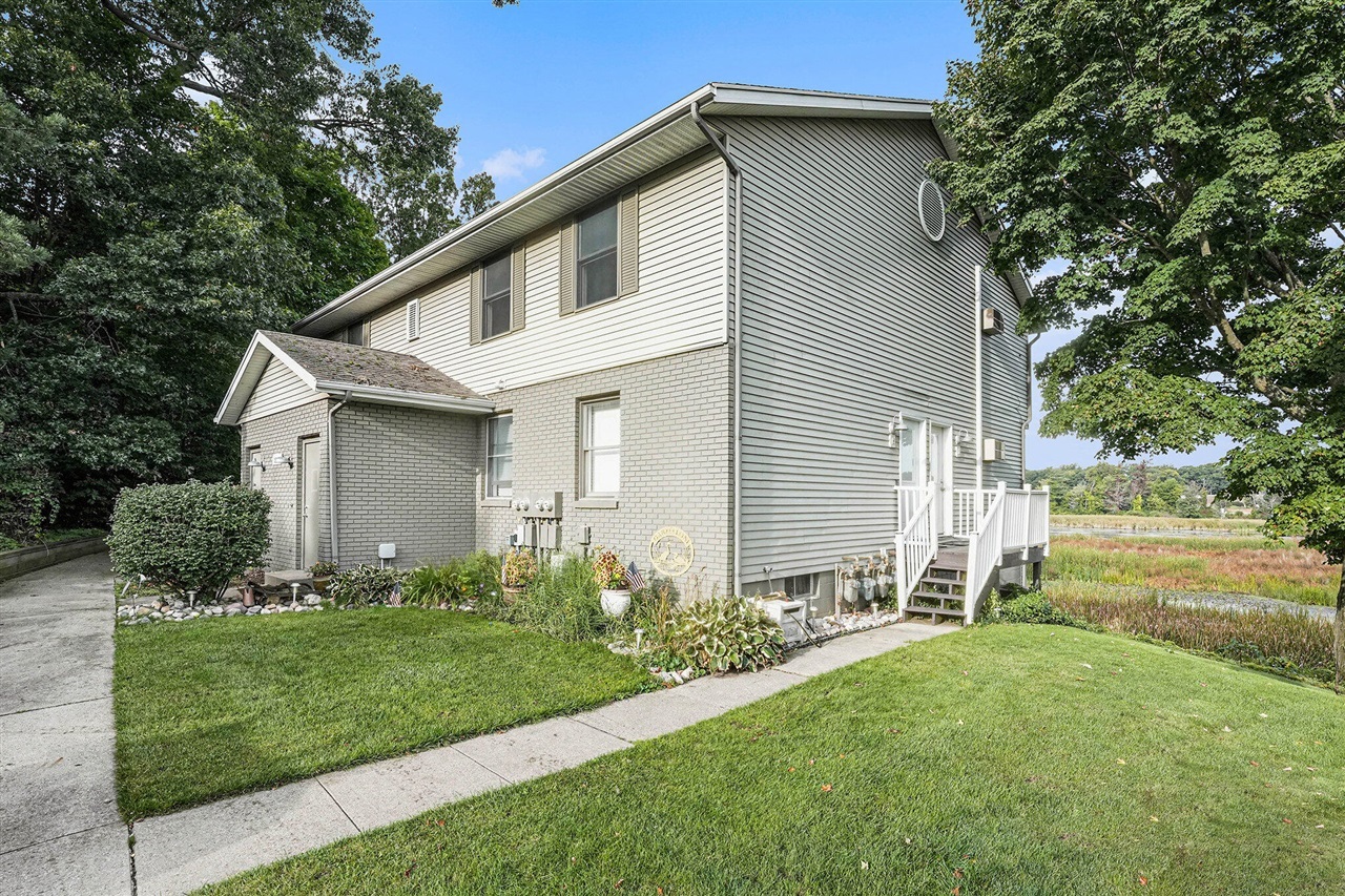Property Photo:  15330 Krueger Street 19  MI 49456-2743 