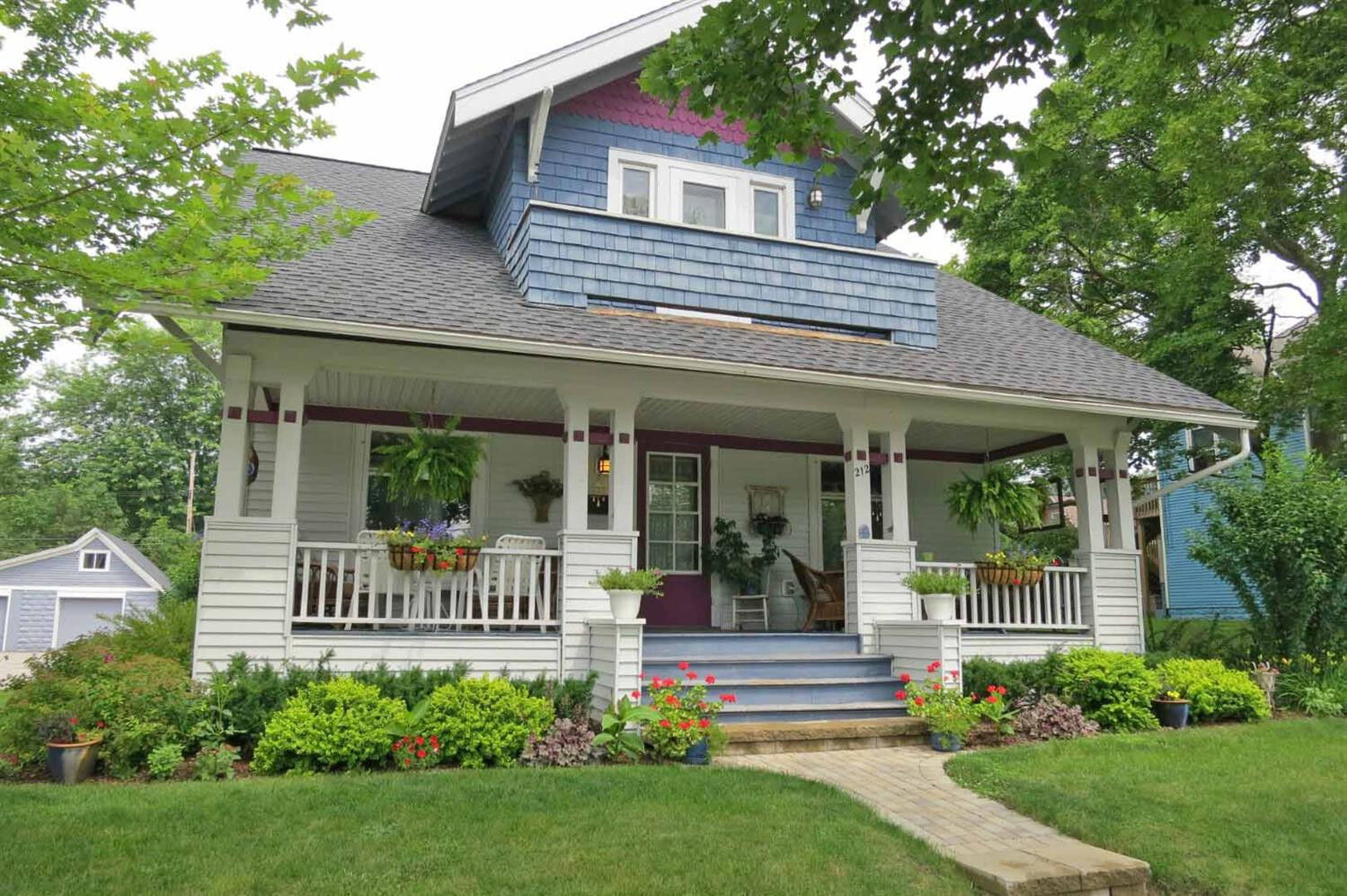Property Photo: 212 W Michigan Avenue MI 48176