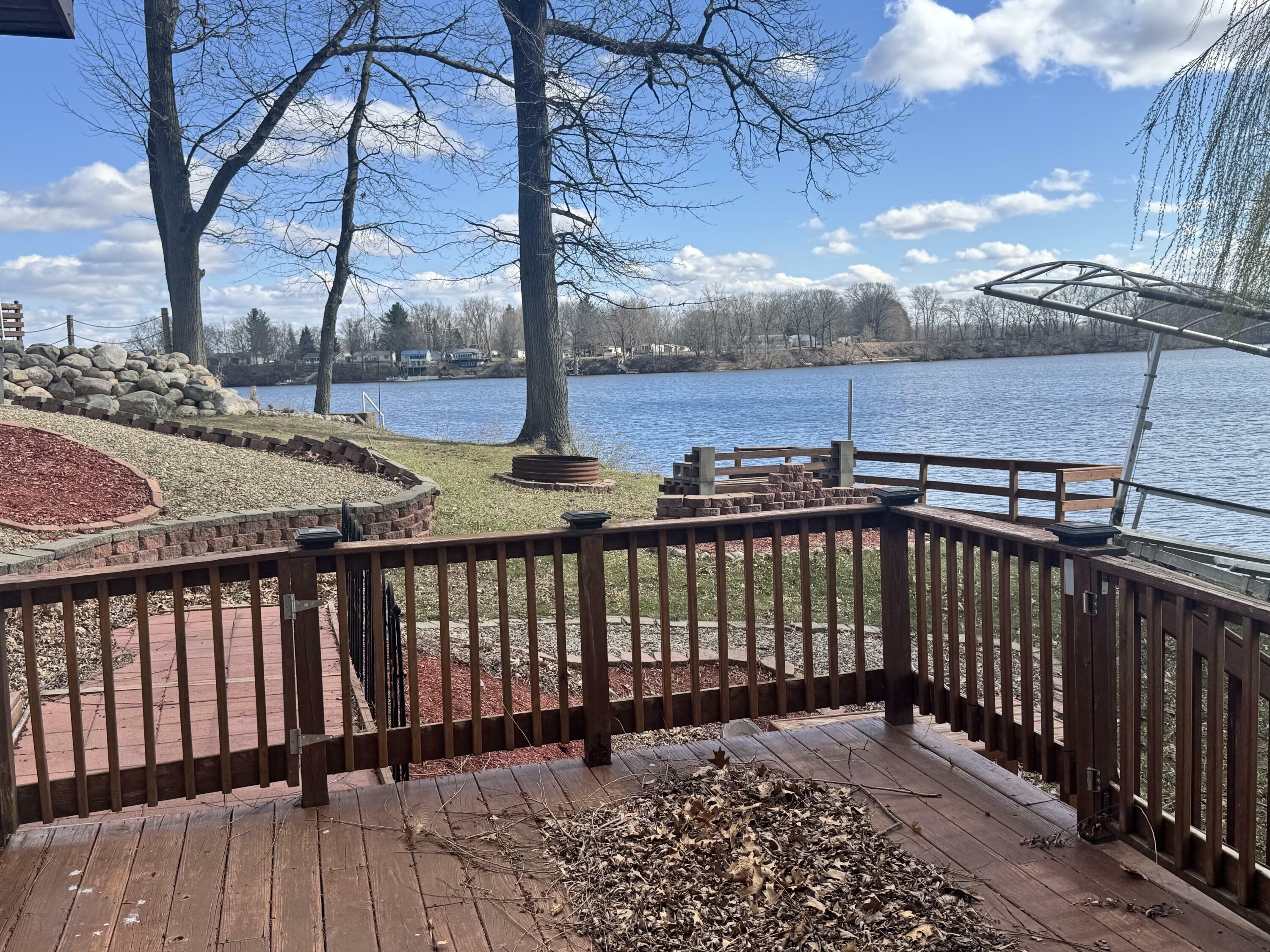 Property Photo: 170 Tuttle Park Drive MI 49089