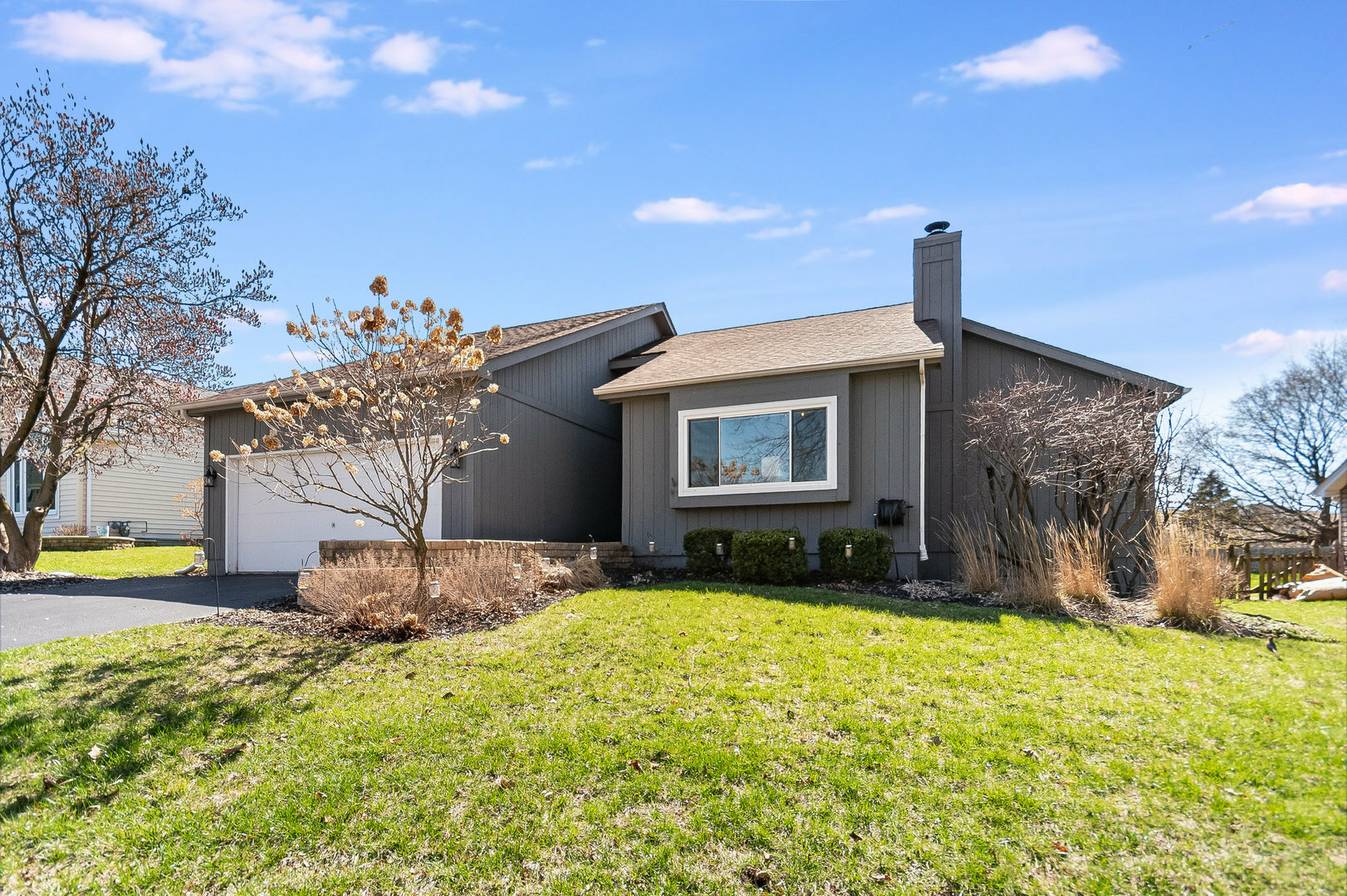 2245 Lakeside Drive  Aurora IL 60504 photo