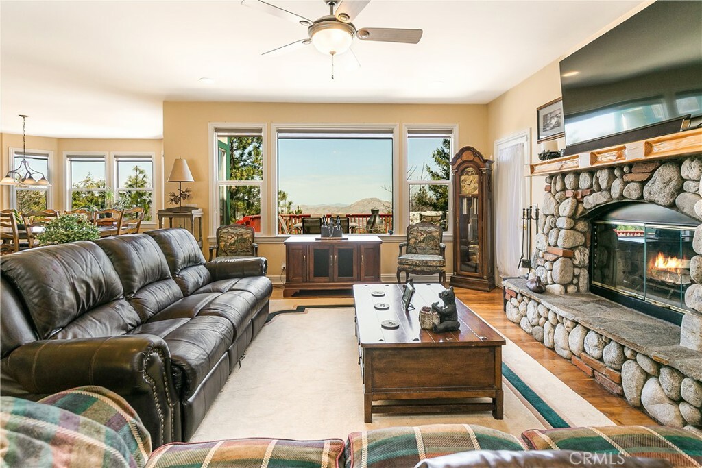 Property Photo: 1251 Kodiak Drive CA 92352