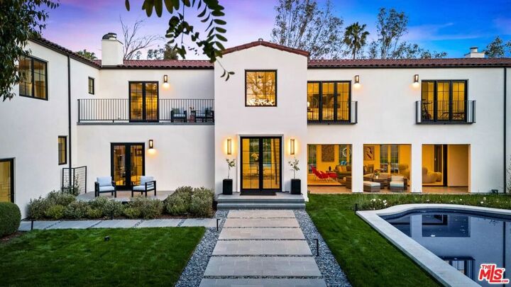 10472 Revuelta Way  Los Angeles CA 90077 photo