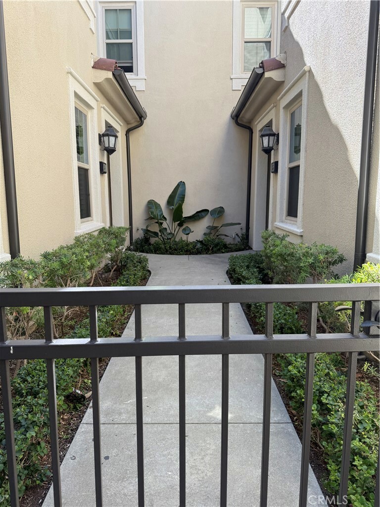 Property Photo: 86 Mayfair CA 92620