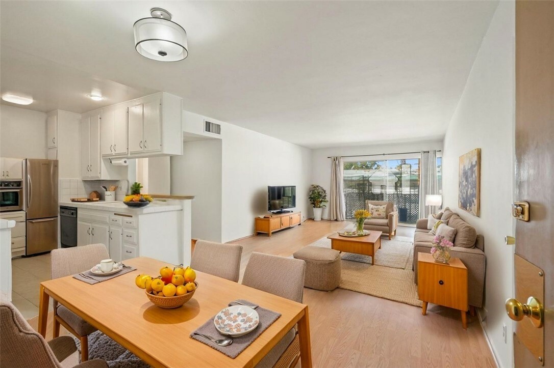 Property Photo: 10240 Camarillo Street 204 CA 91602