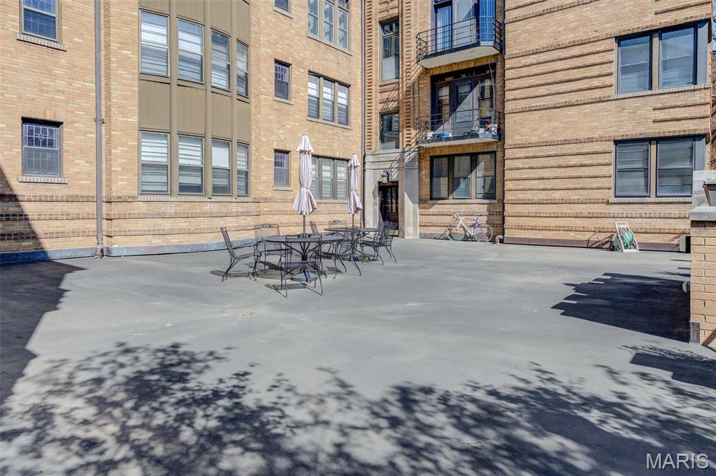 Property Photo: 705 Westwood Drive 3C MO 63105