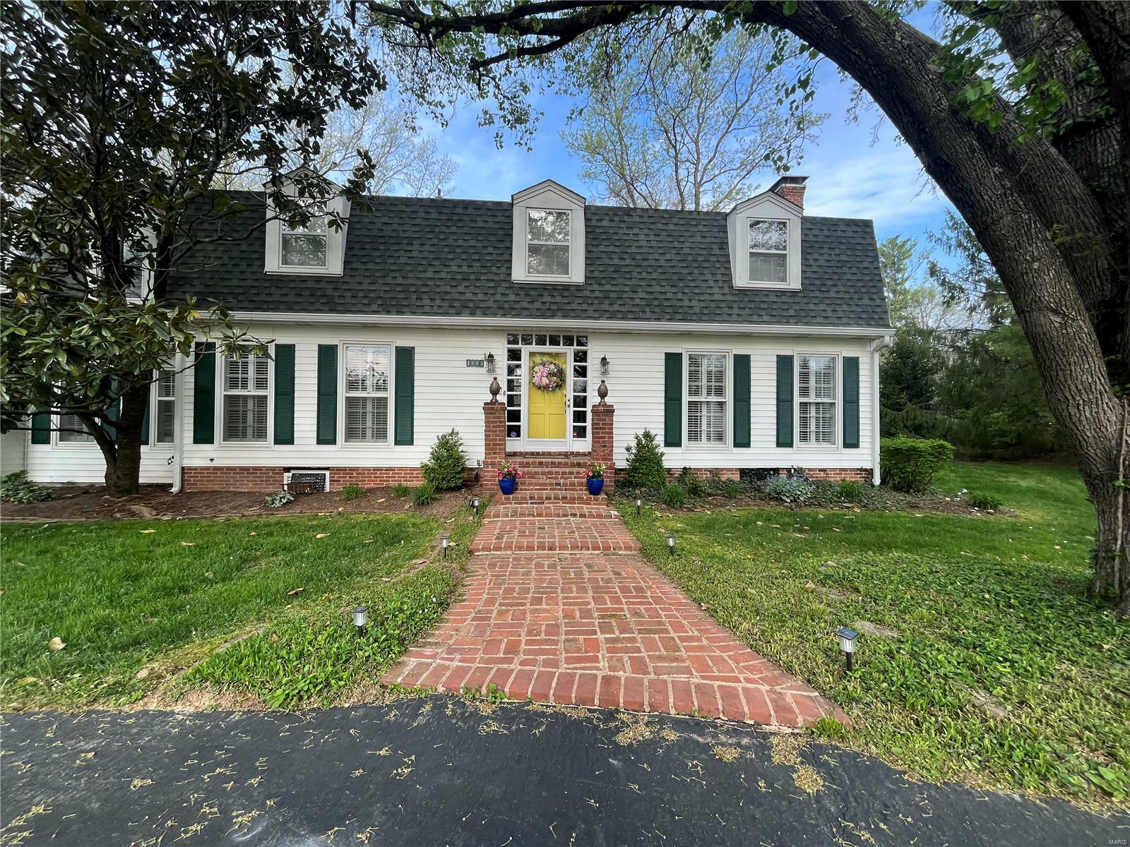 1843 Manor Hill Road  St Louis MO 63131 photo