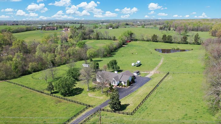 Property Photo: 349 Naron Rd TN 37160