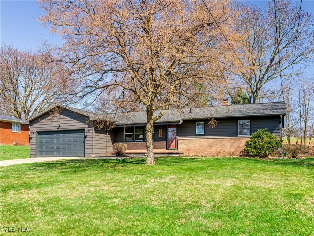 3995 Cottage Grove Road  Uniontown OH 44685 photo