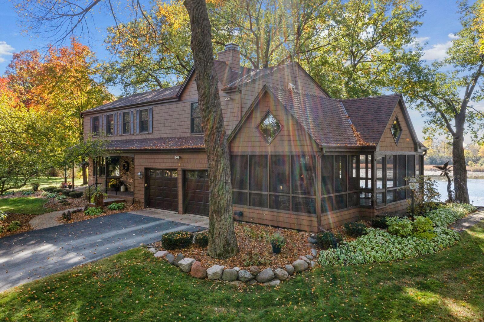 Property Photo:  6 Bald Eagle Point  MN 55110 