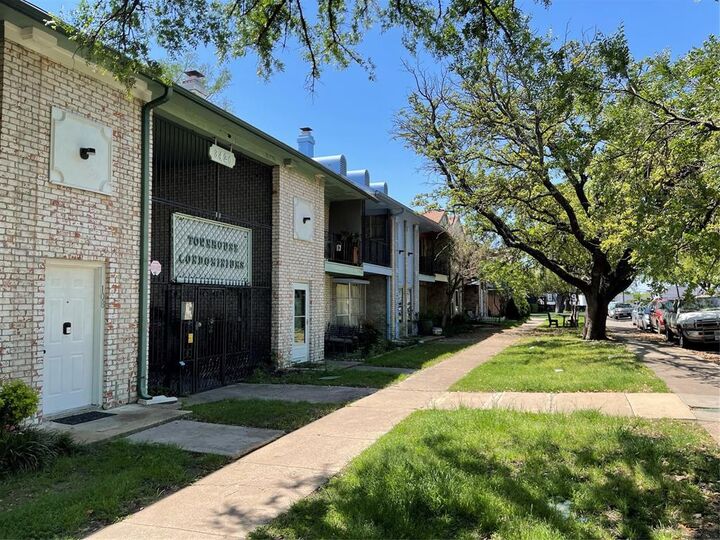 3420 Hidalgo Drive 206  Dallas TX 75220 photo