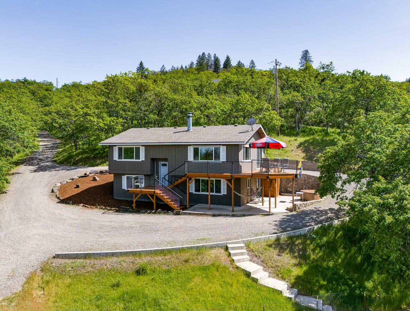 Property Photo: 5205 Pioneer Road OR 97501