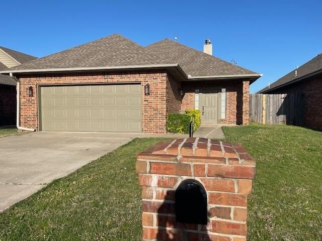 Property Photo:  1105 Golden Leaf Drive  OK 73160 
