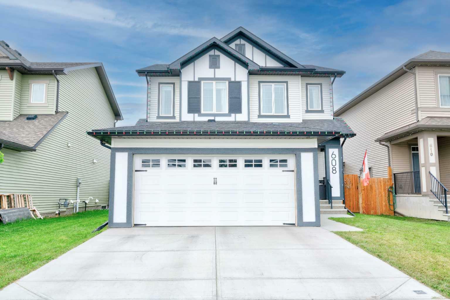 Property Photo: 608 Monterey Drive SE AB T1V 0H5