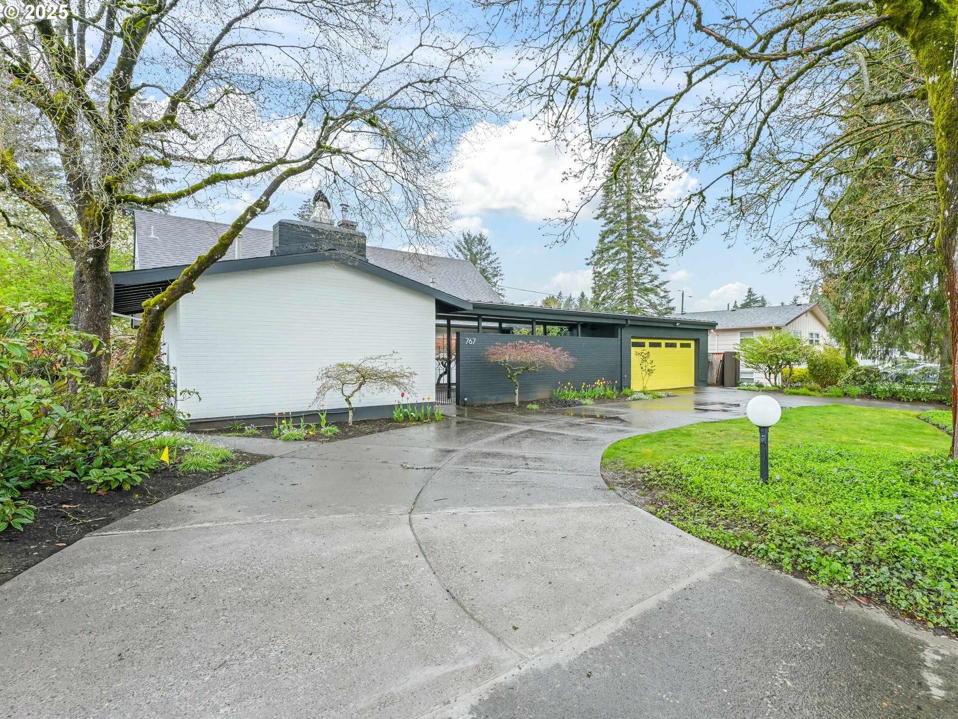Property Photo: 767 NE 152nd Ave OR 97230