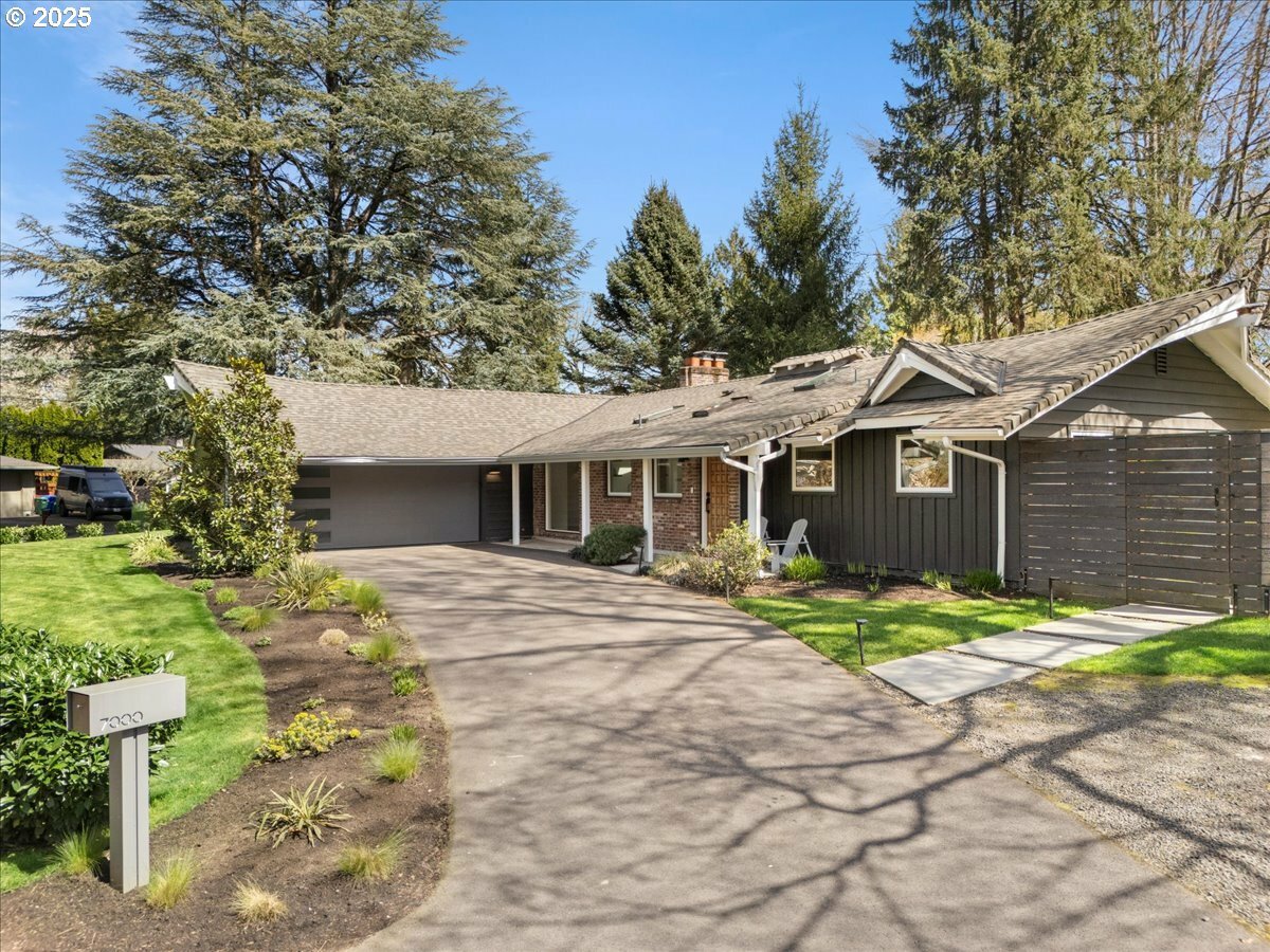 Property Photo: 7000 SW 63rd Ave OR 97219