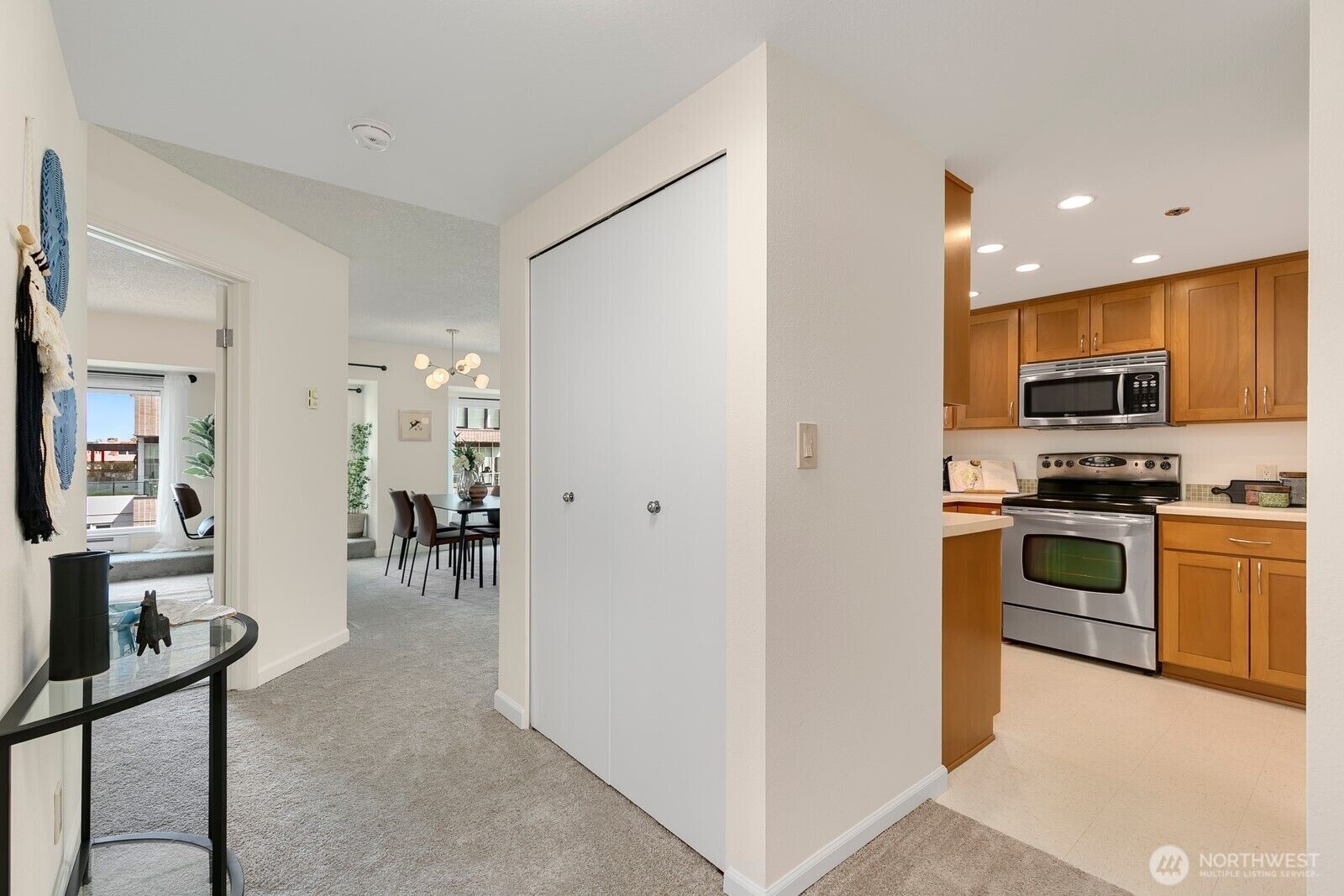 Property Photo:  121  Vine Street 806  WA 98121 
