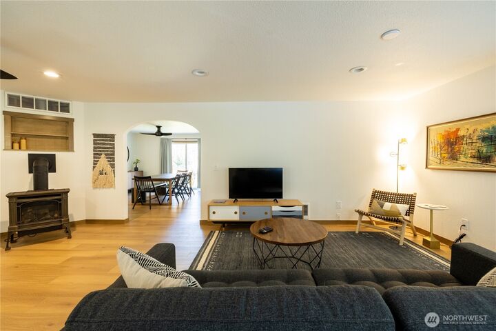 Property Photo:  430 E Twilight Way  WA 98524 