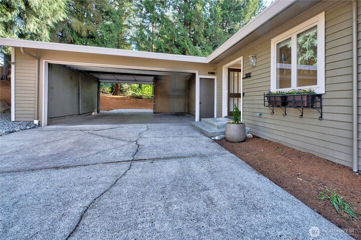 Property Photo: 11717 NE 73rd Street WA 98033
