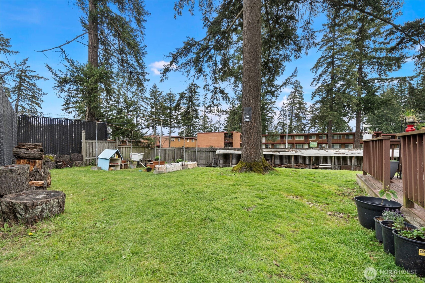 Property Photo: 12816 Bridgeport Way SW WA 98499