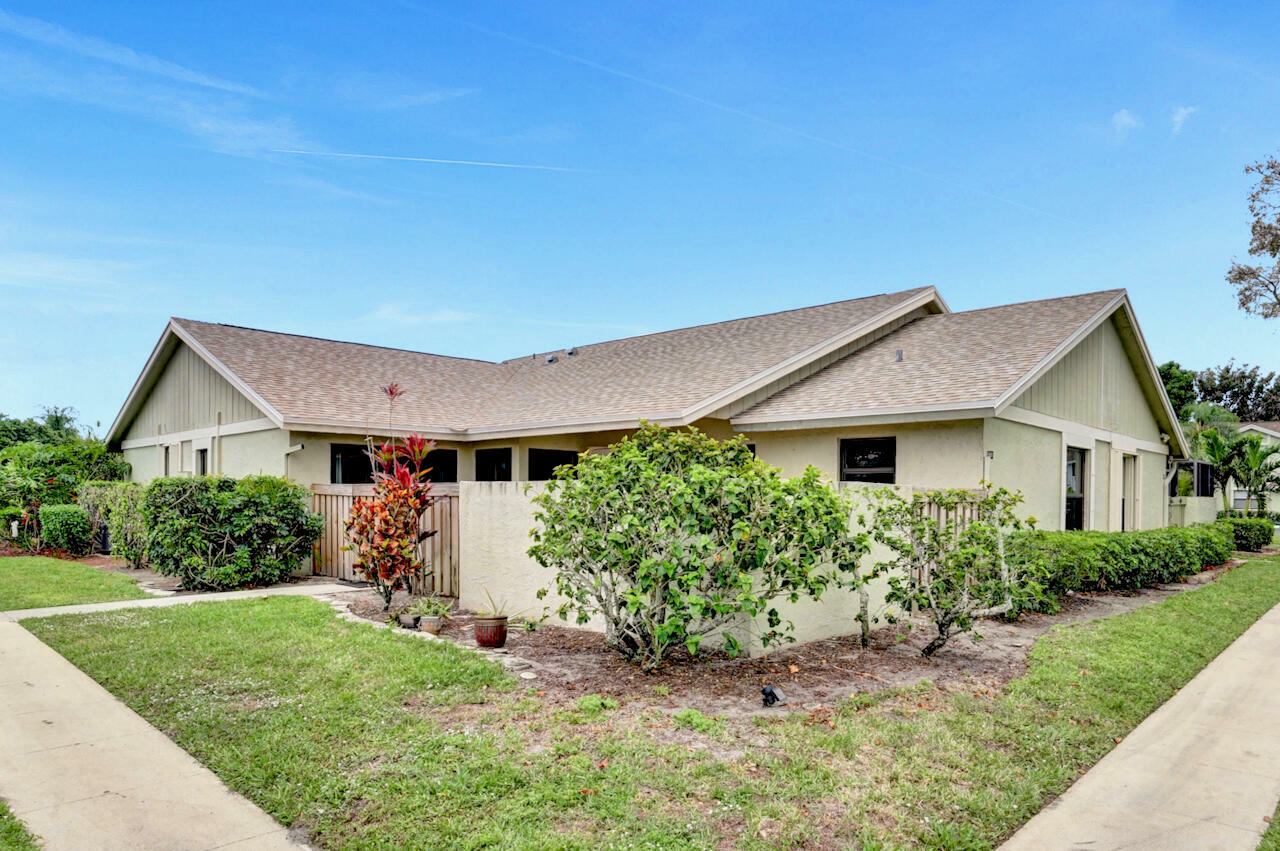 Property Photo: 5680 Northpointe Lane FL 33437