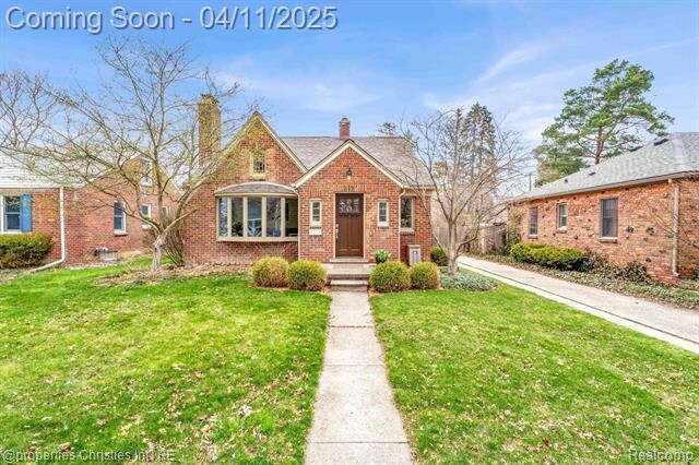 Property Photo:  612 W Houstonia Avenue  MI 48073 