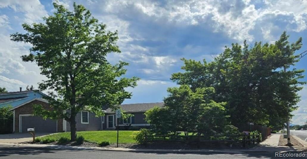 Property Photo:  2707 S Richfield Street  CO 80013 