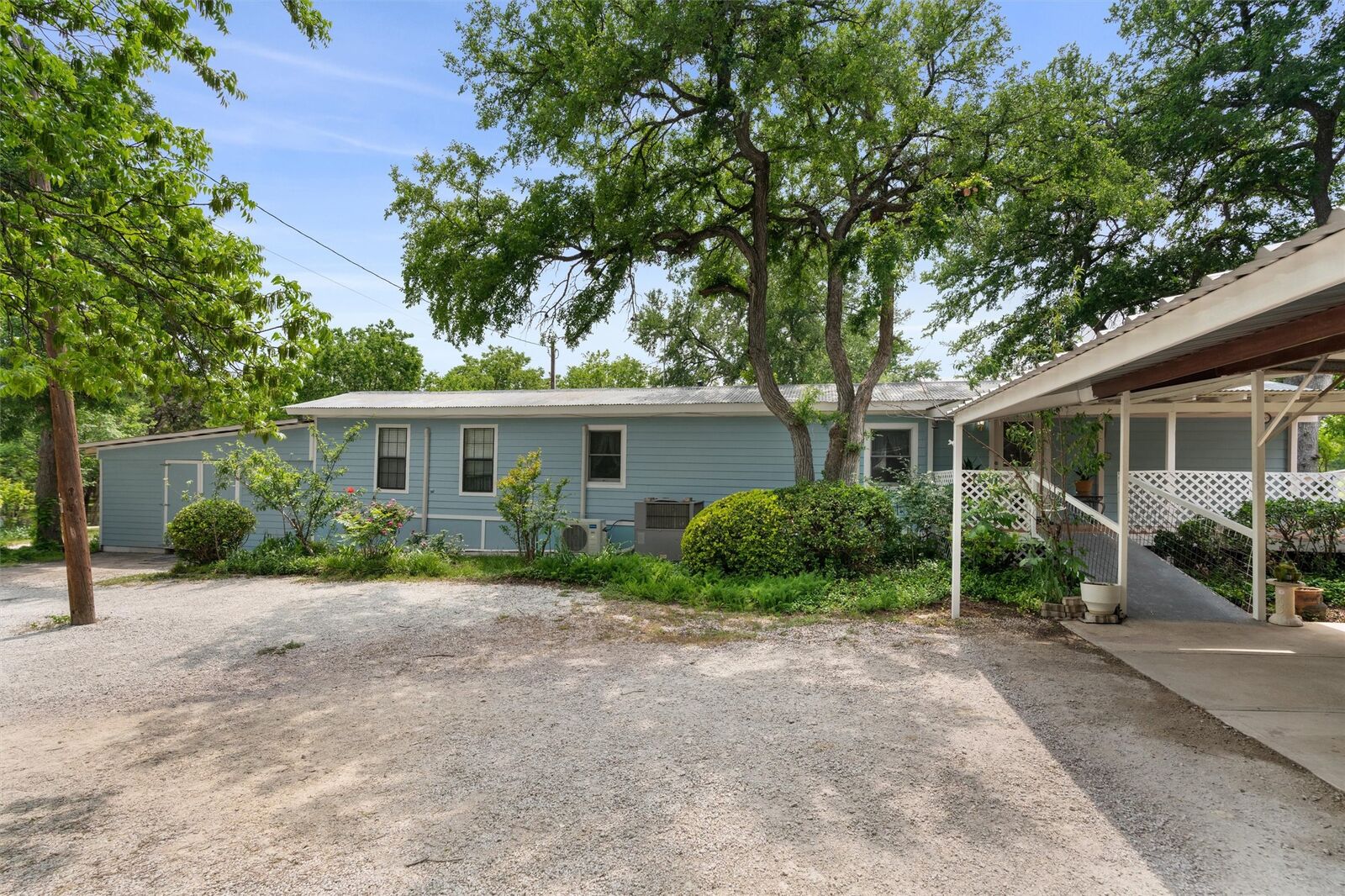 Property Photo:  300 Corral Lane  TX 78642 