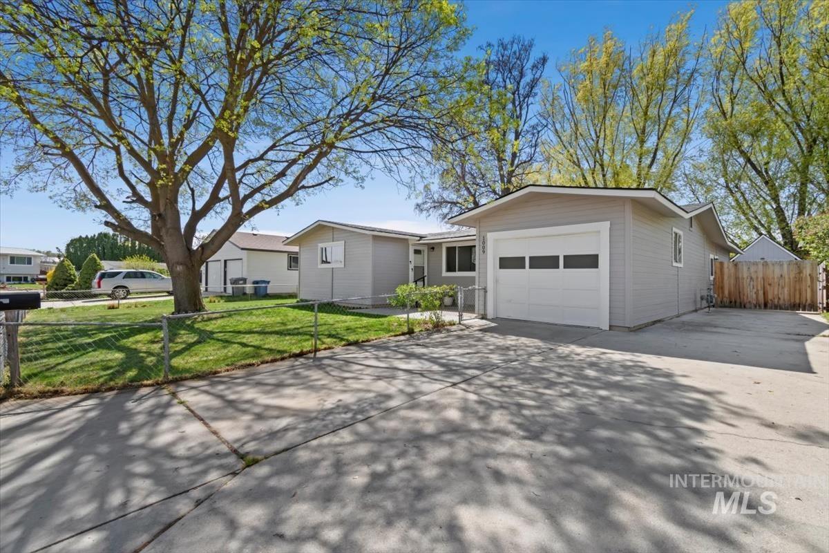 Property Photo: 1009 S 20th St ID 83686