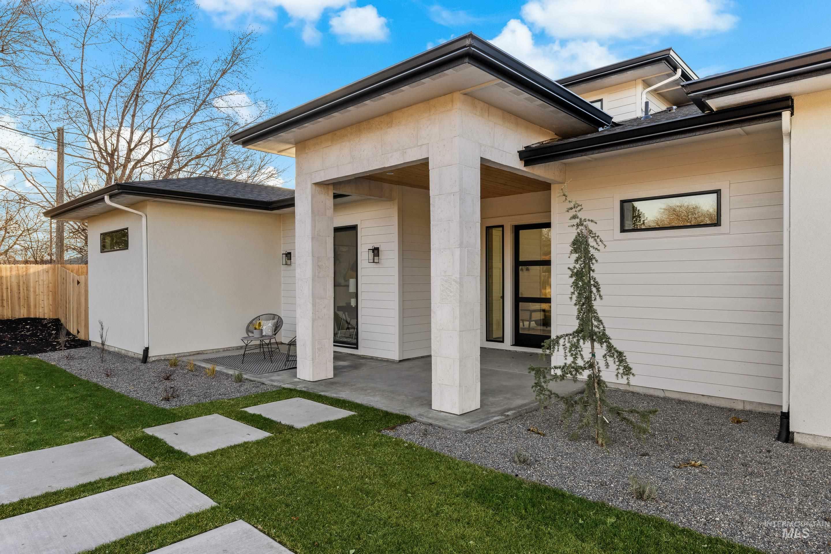 Property Photo: 2601 S Greenwood Circle ID 83706