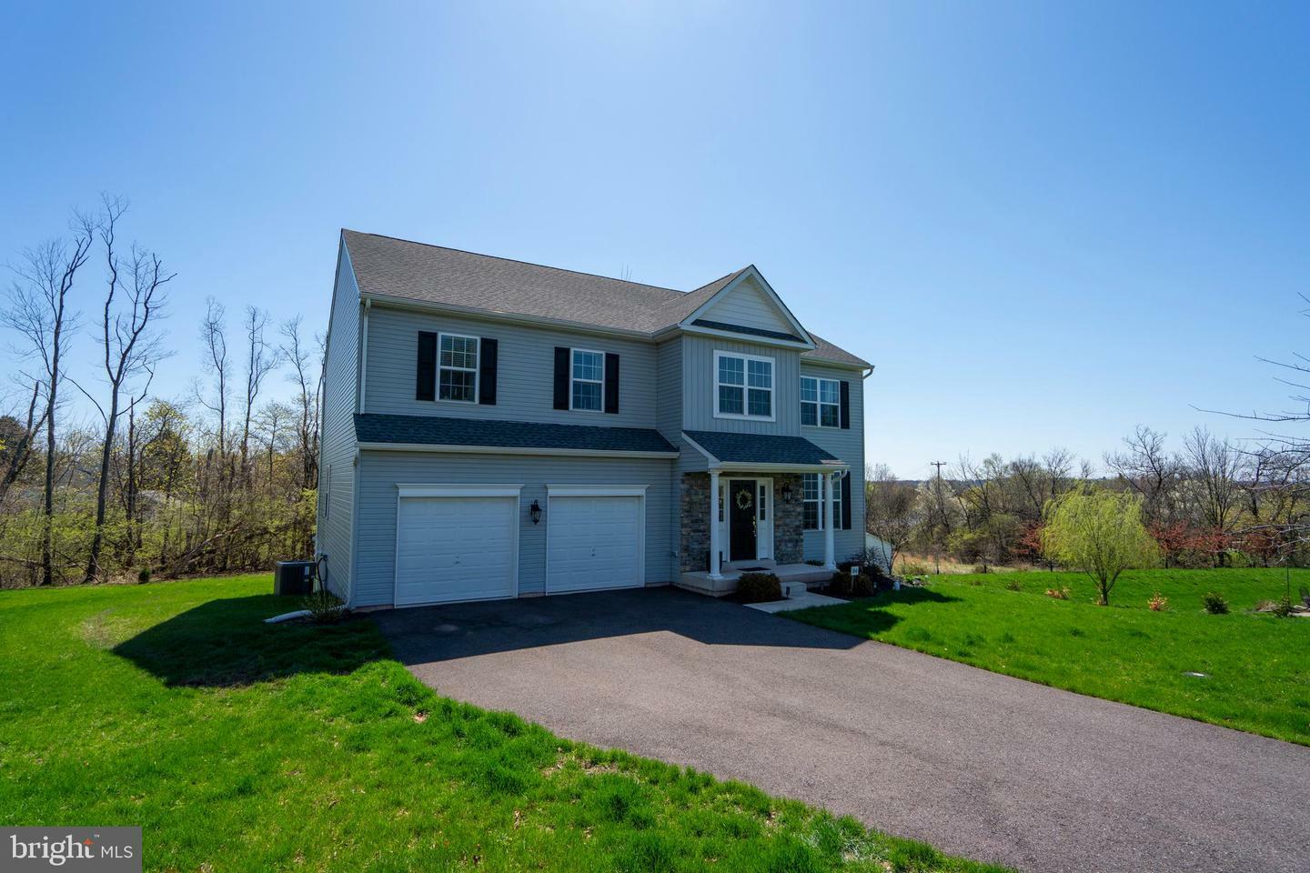 Property Photo: 86 Palmer Court PA 19468