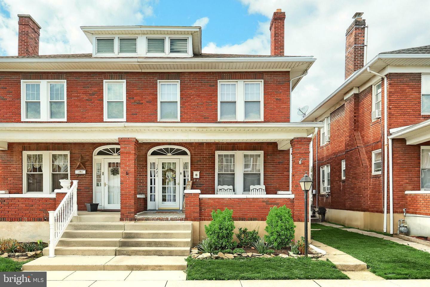 Property Photo:  1221 Edison Street  PA 17403 