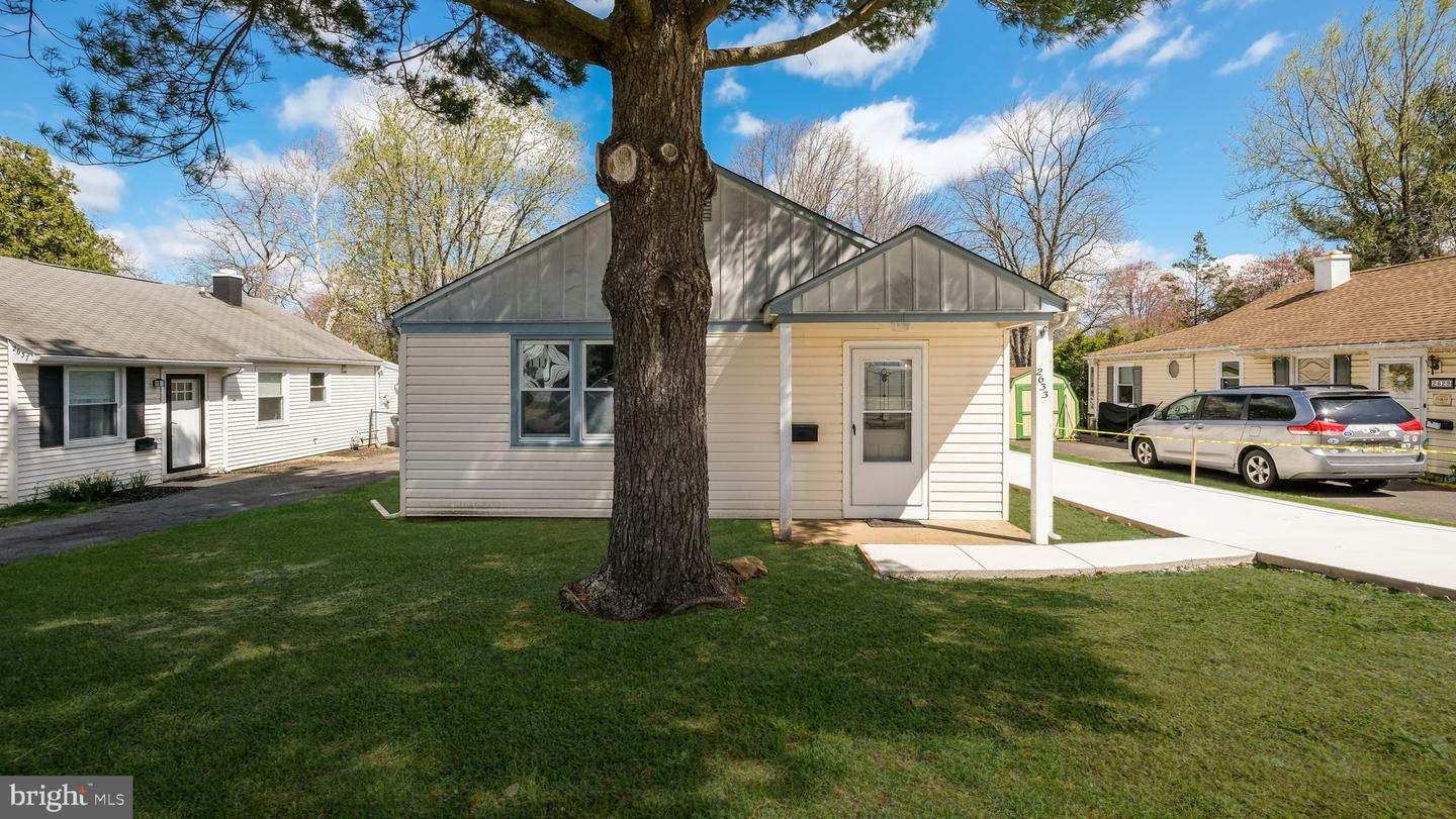 Property Photo: 2633 Barnes Avenue PA 19001