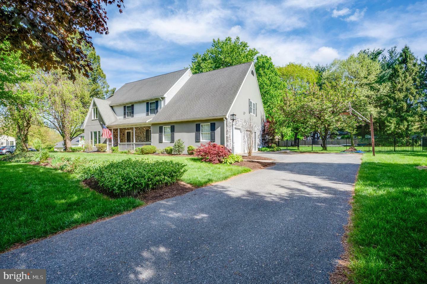 Property Photo: 510 Greenhowe Drive PA 17543