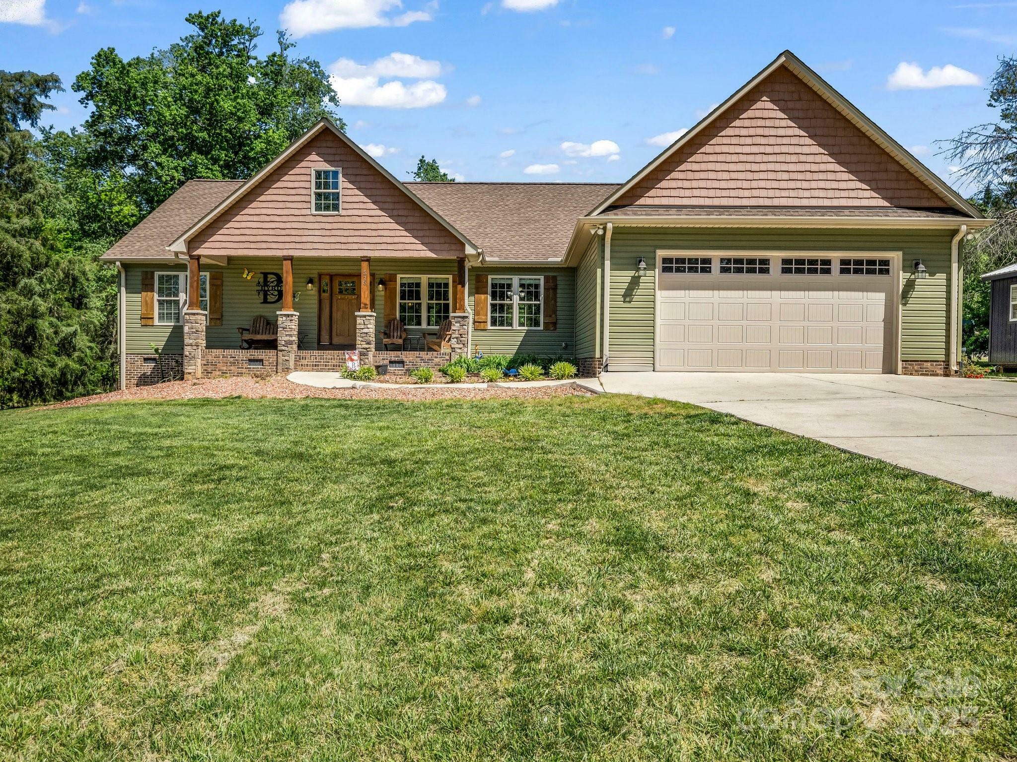 Property Photo: 575 Hill Road NC 28092
