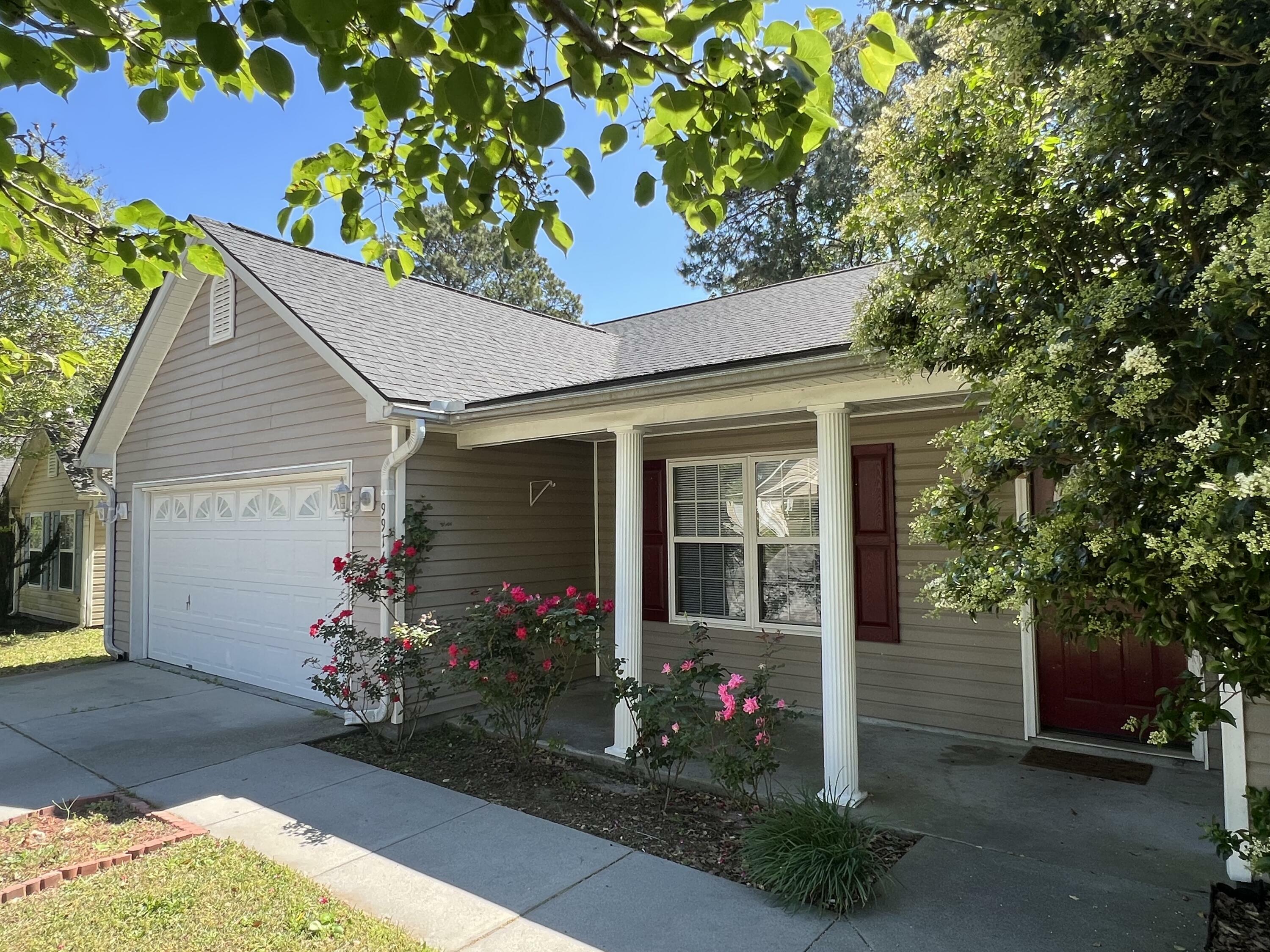 Property Photo: 9914 Levenshall Drive SC 29456
