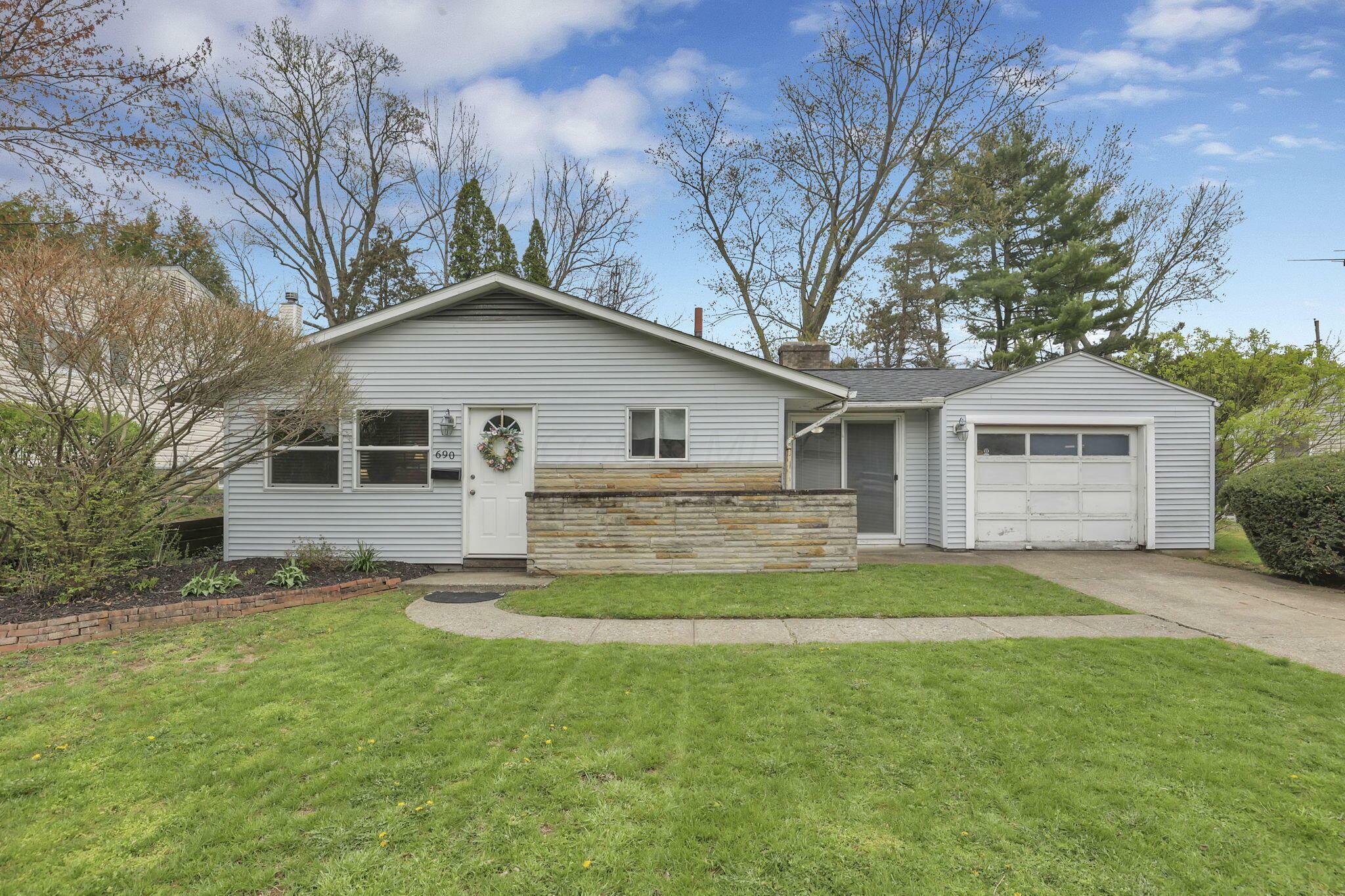 Property Photo: 690 Saratoga Avenue OH 43055