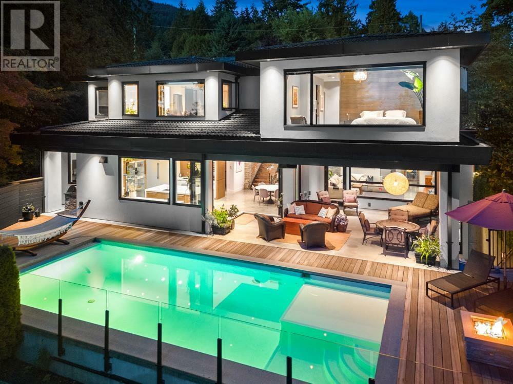 Property Photo: 2650 Rosebery Avenue BC V7V 3A2
