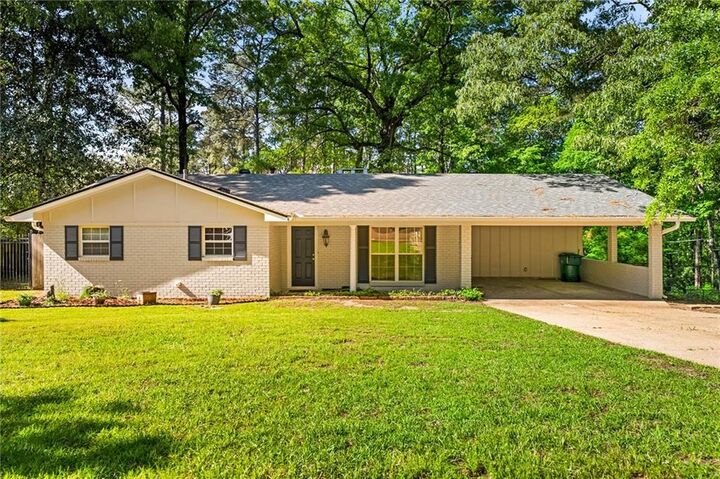 Property Photo: 334 Iris Park Drive LA 71360