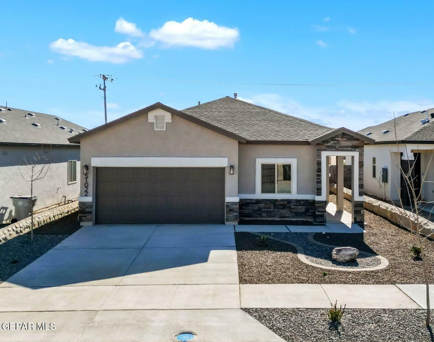 Property Photo: 909 Pettus Place TX 79928