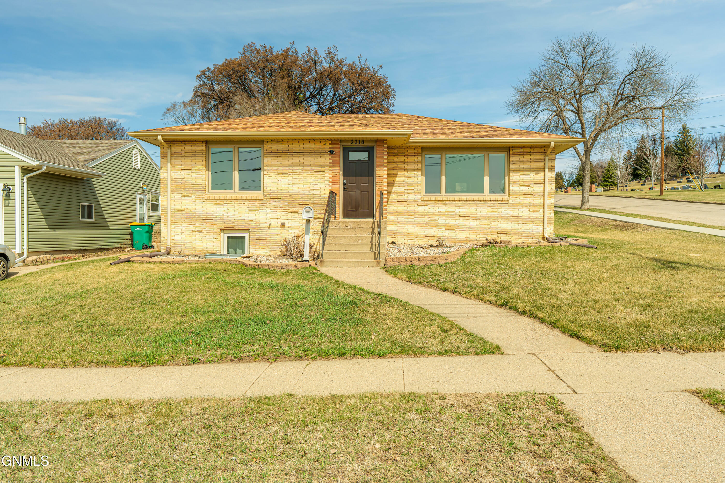 Property Photo: 2218 E D Avenue ND 58501
