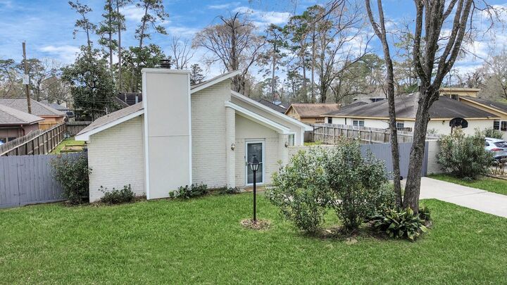 Property Photo:  619 Shenandoah Drive  TX 77381 