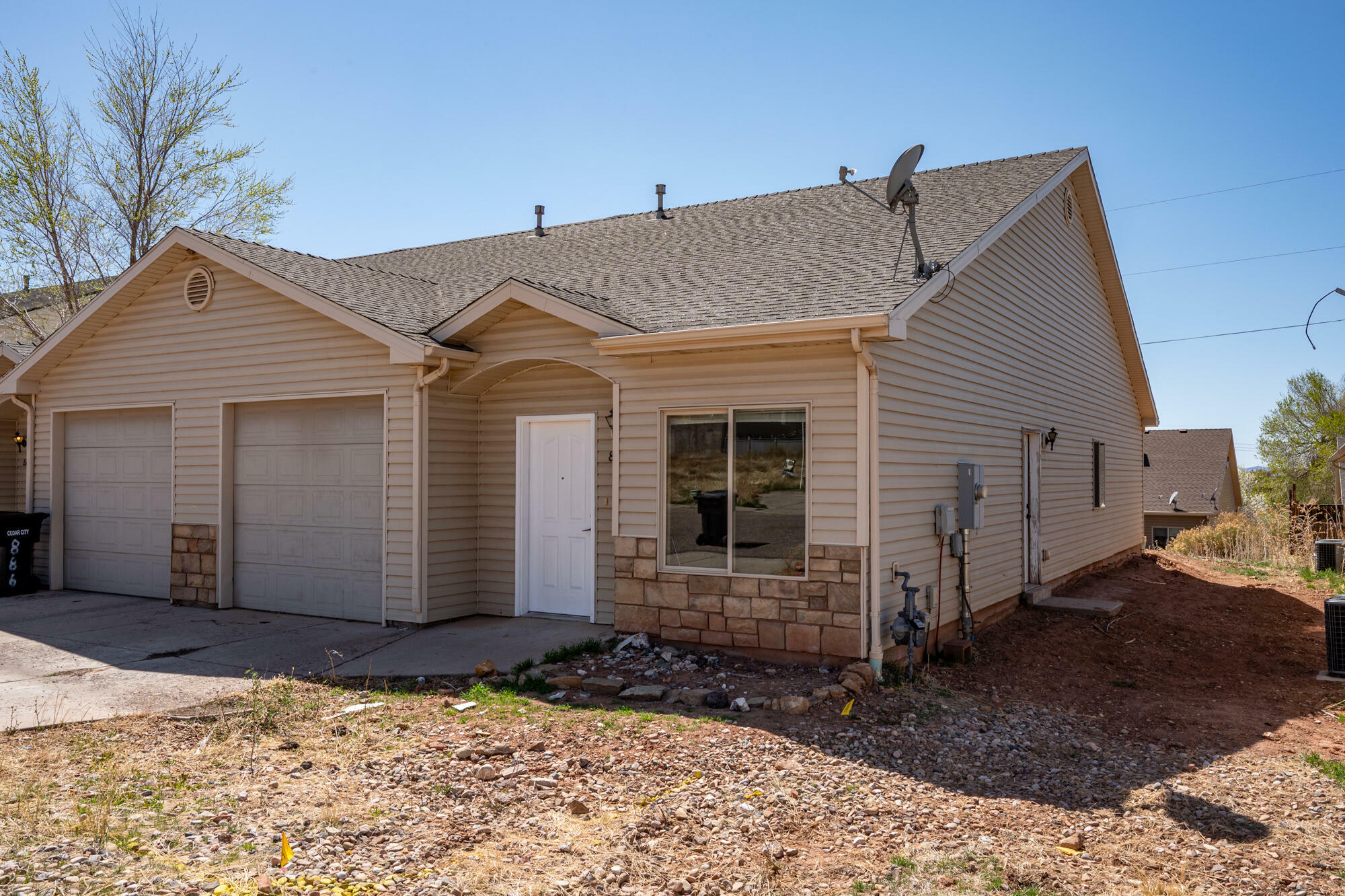 Property Photo: 884 S 110 W UT 84720